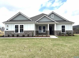 8120 Goose Ridge Dr, Owens Cross Roads, AL 35763