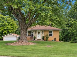 8921 Petersburg Rd, Evansville, IN 47725