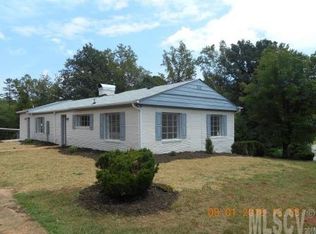 6586 Mountain Grove Rd, Hickory, NC 28602