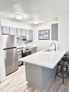 1234 E Waterside Cv APT 10, Cottonwood Heights, UT, 84047