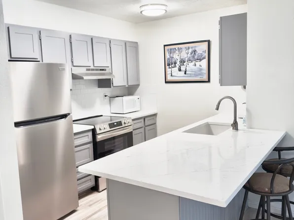 1234 E Waterside Cv APT 10, Cottonwood Heights, UT 84047