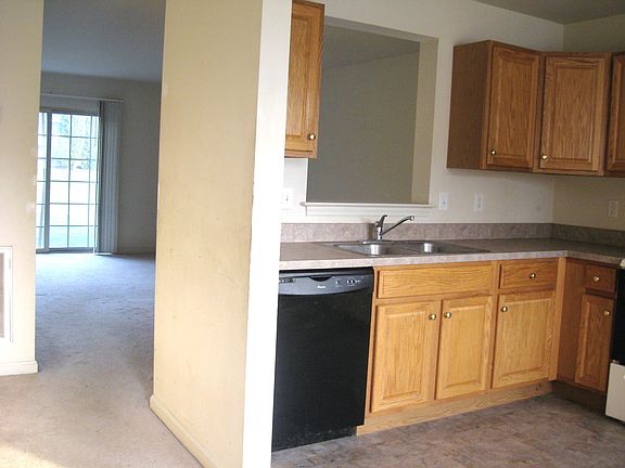 Kitchen/ hall