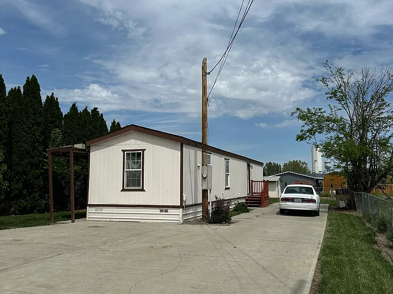 317 Maple St — Photo 2