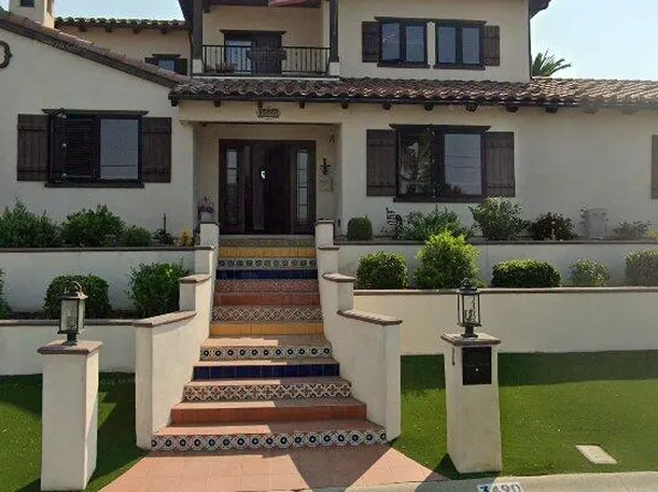 3490 Seacrest Dr, Carlsbad, CA 92008