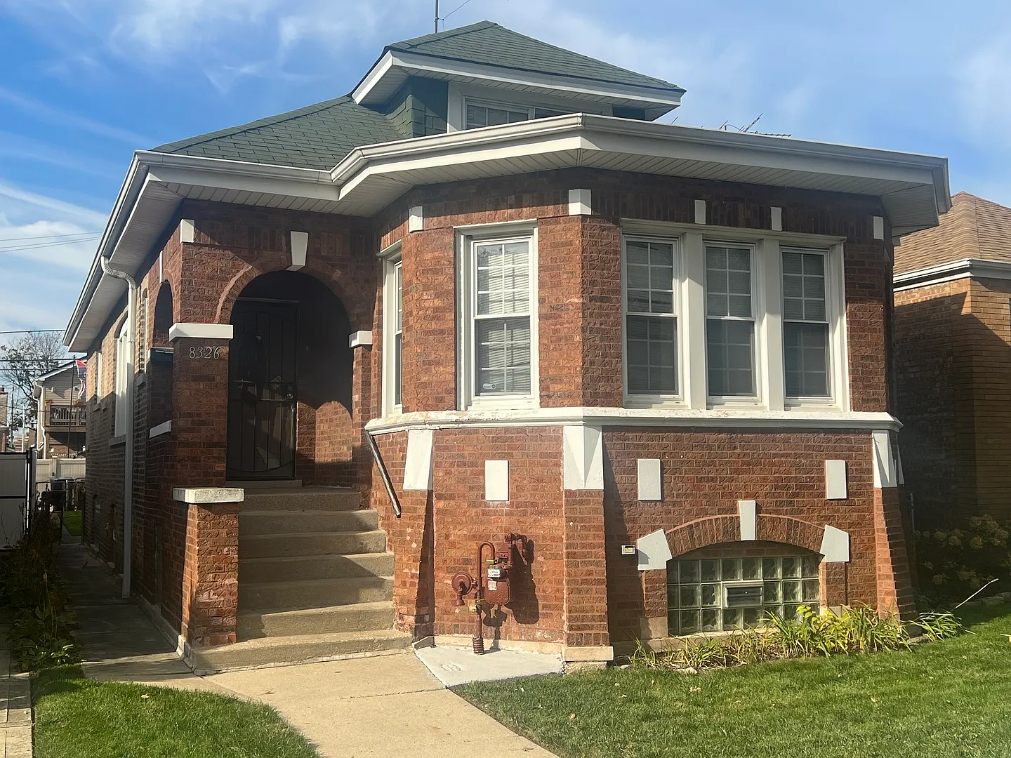 8326 S Perry Ave photo 1