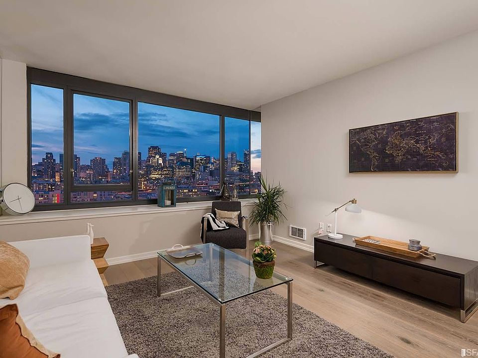 1st image of 260 King St Unit 1409