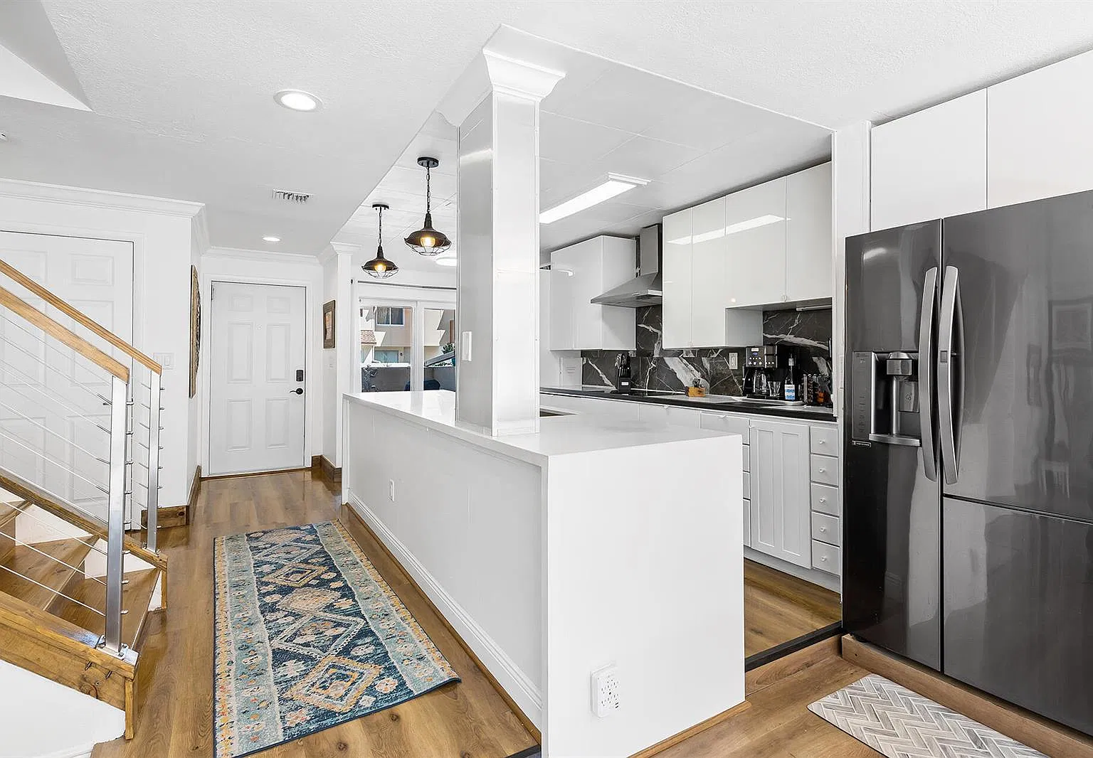 4 bed, 2020 sqft, $4,300 — Photo 4