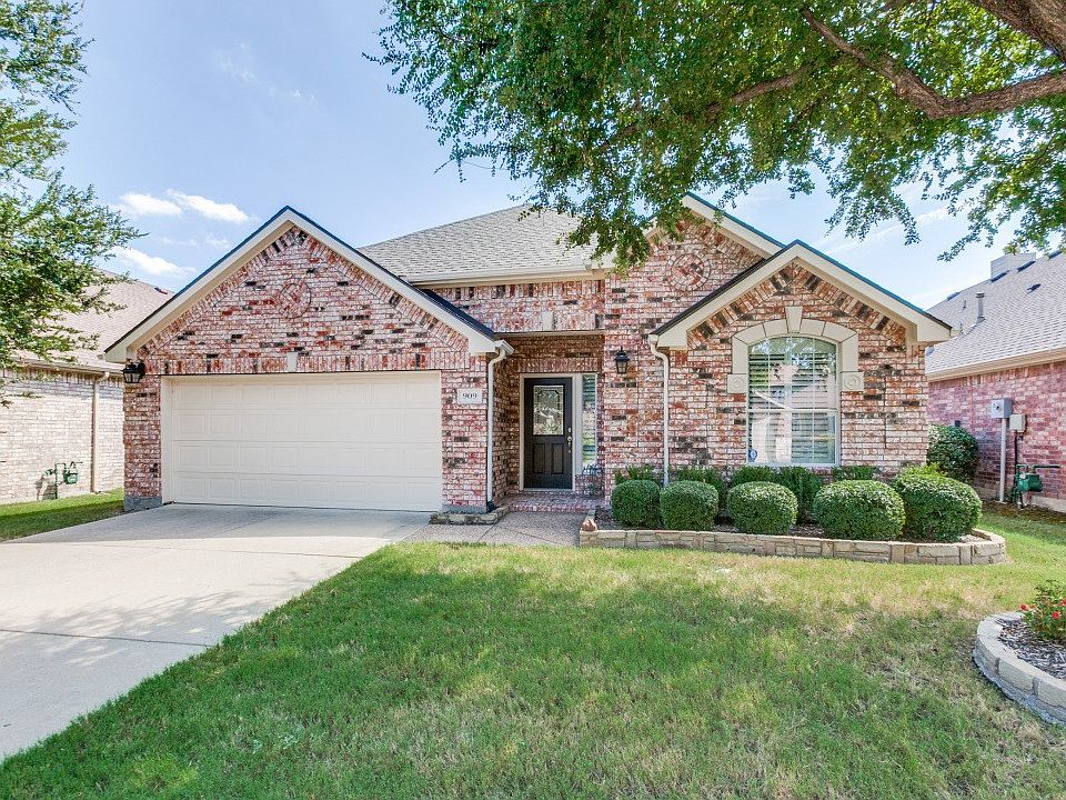 1st image of 909 Grand Cypress Ln
