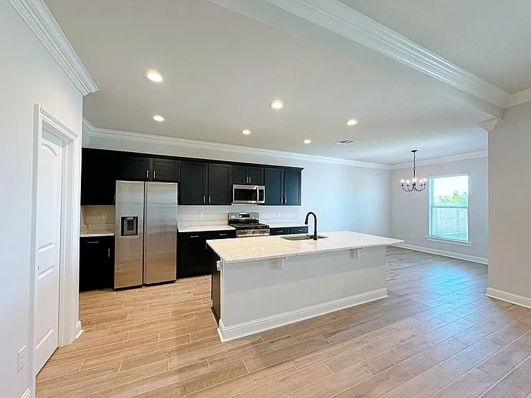 722 Bellegrove Square Ave — Photo 1