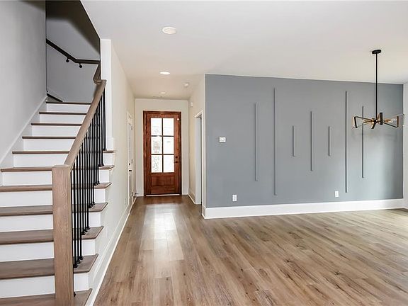 4th image of 2227 Stone Dr SW