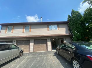 1826 Kerrybrook Ct #1826, Sycamore, IL 60178