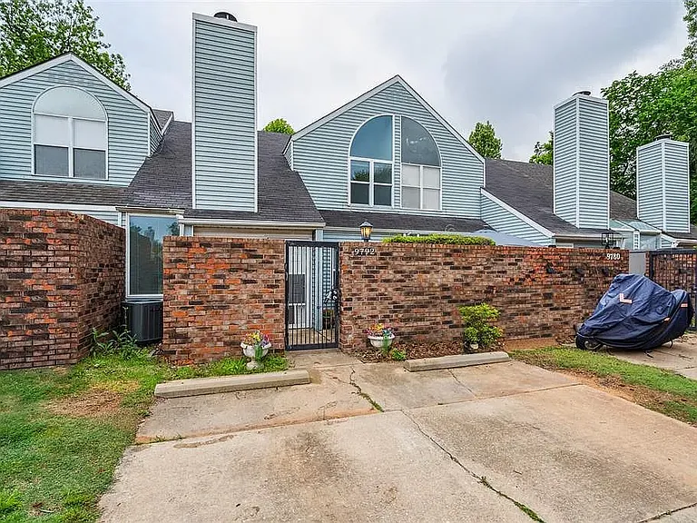 9792 River Birch Dr — Photo 1