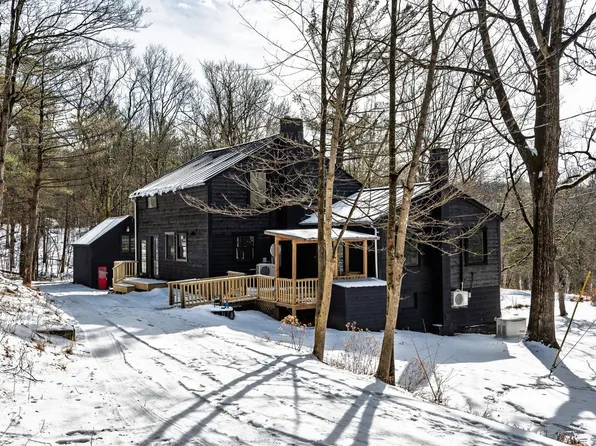 203 Stone Jug Rd, Craryville, NY 12521