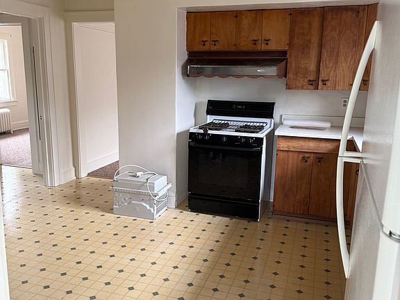 3rd image of 1625 N 60th St