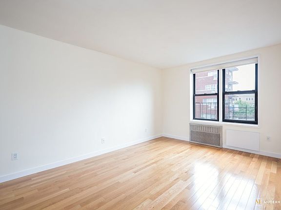 5th image of 2534 Crescent St APT 4K