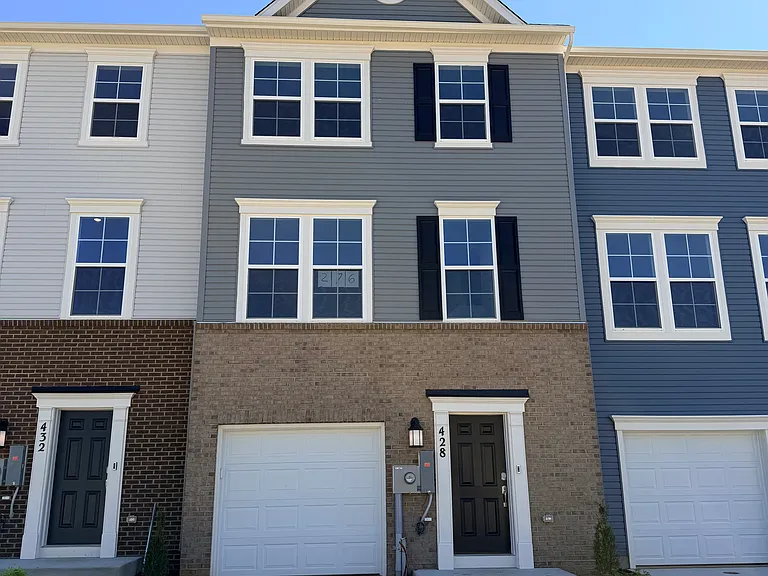 428 Seeback Dr — Photo 1