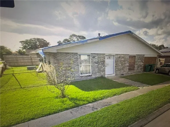 1064 Sandalwood Dr, Harvey, LA 70058
