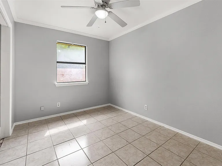 135 Navajo Cir — Photo 12