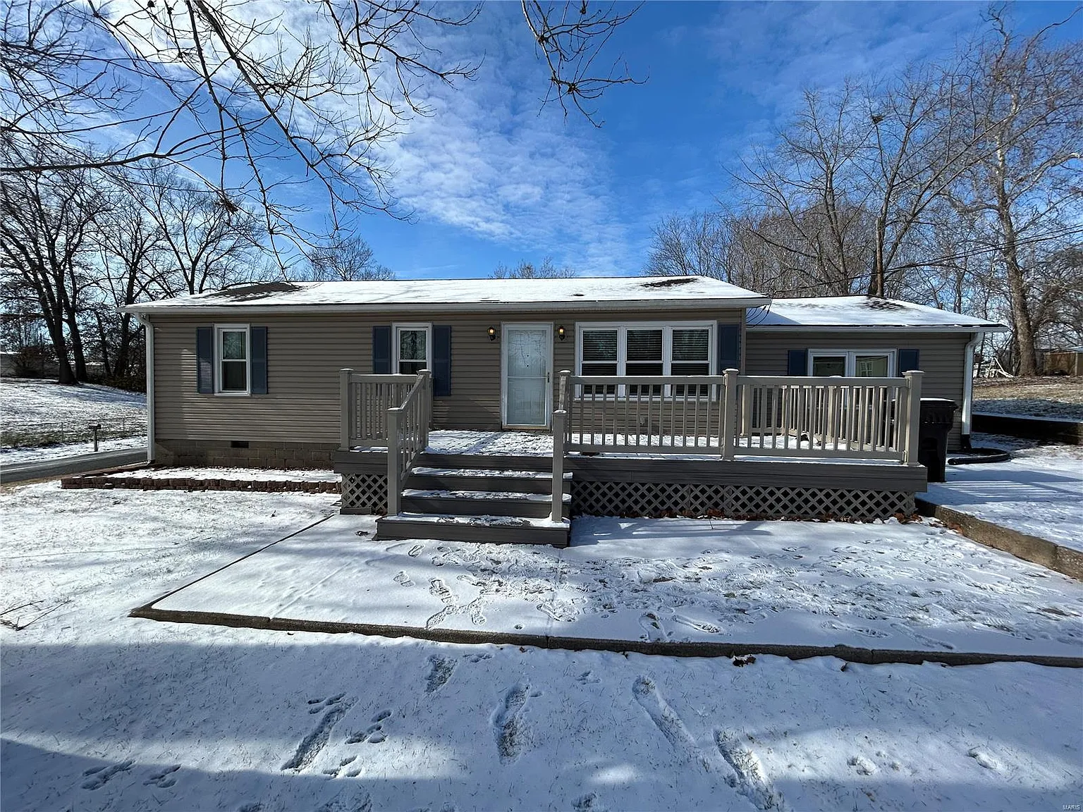 501 Fairway Dr photo 1
