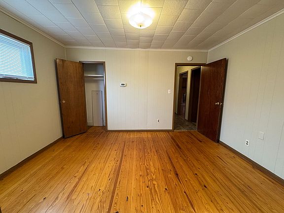 4th image of 100 McGinnis St