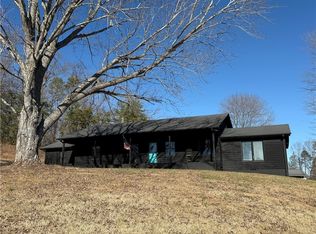 1432 Shady Grove Rd, Pickens, SC 29671