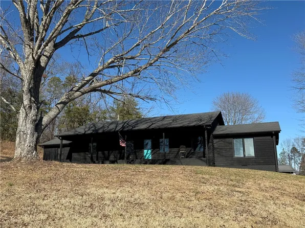 1432 Shady Grove Rd, Pickens, SC 29671