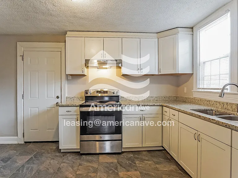 392916_008_wm_-_kitchen_13574077.jpg