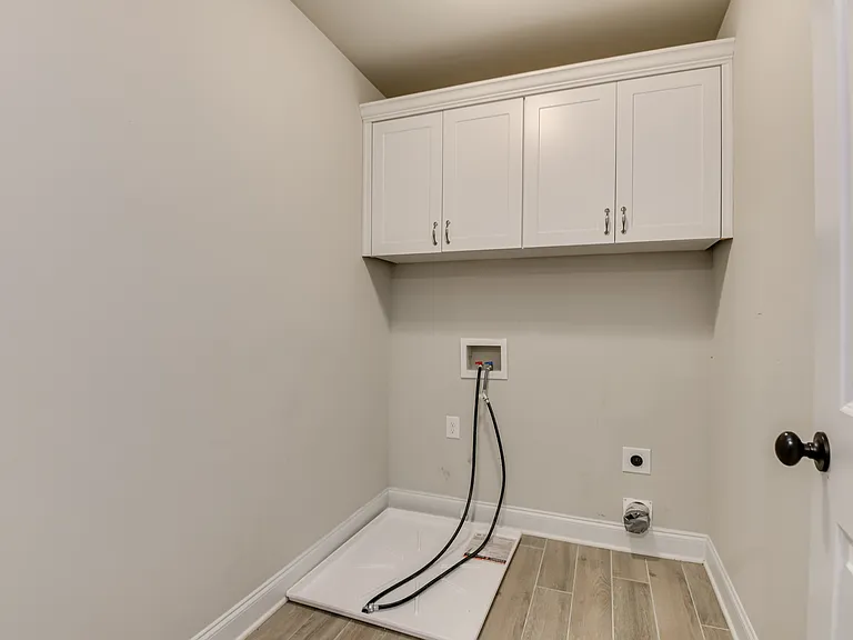 4050 Stowe Dr — Photo 39
