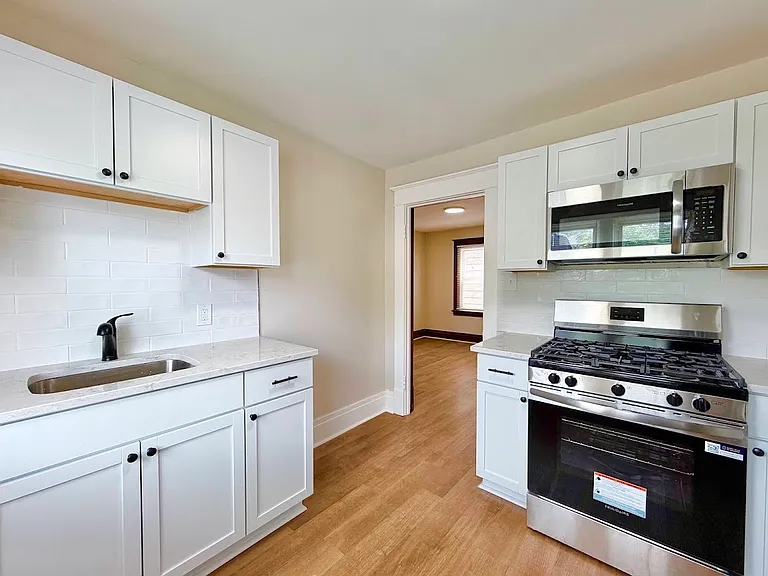 74 Houston St #2 — Photo 2