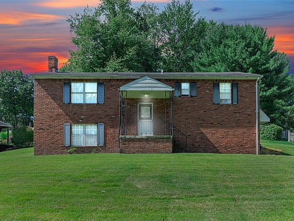 2nd image of 138 Terrace Ct