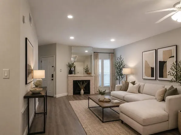 10811 Richmond Ave APT 11, Houston, TX 77042