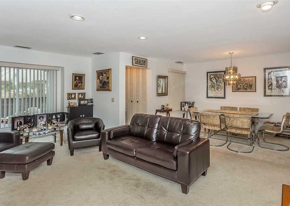 1st image of 369 Woodland Ct