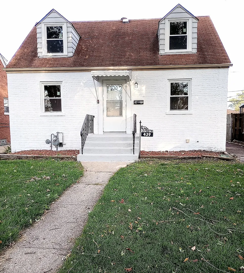 439 Morris Ave photo 1