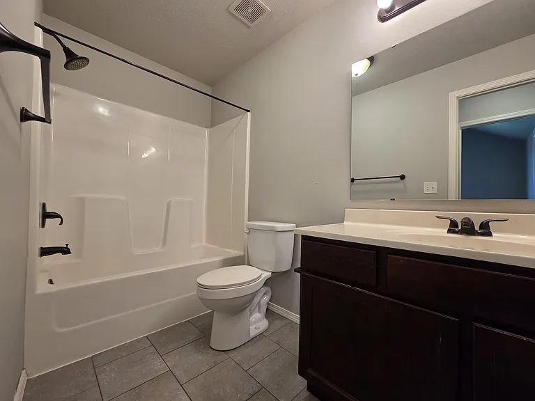539 Welch St — Photo 12