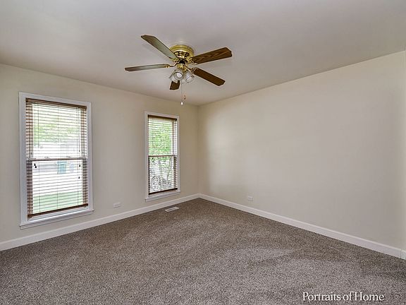 5th image of 29W452 Hawthorne Ln