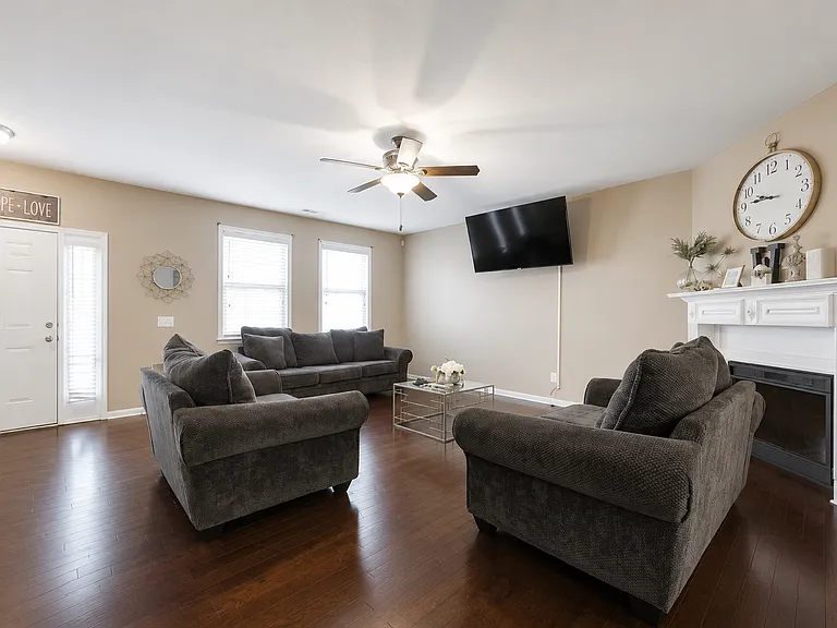 141 Back Cedar Ln — Photo 3