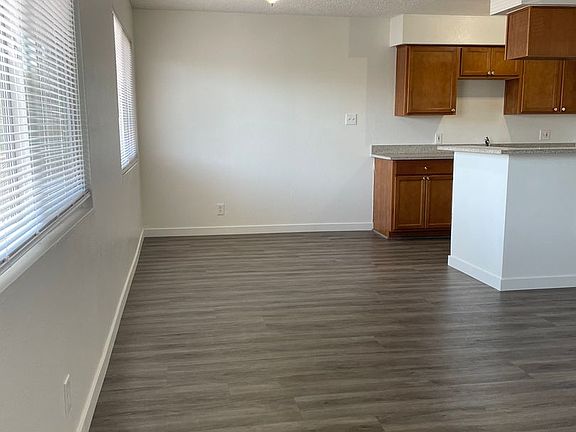 4th image of 512 Calcaterra Cir #512