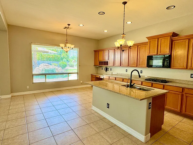 1356 E Lovebird Ct — Photo 11