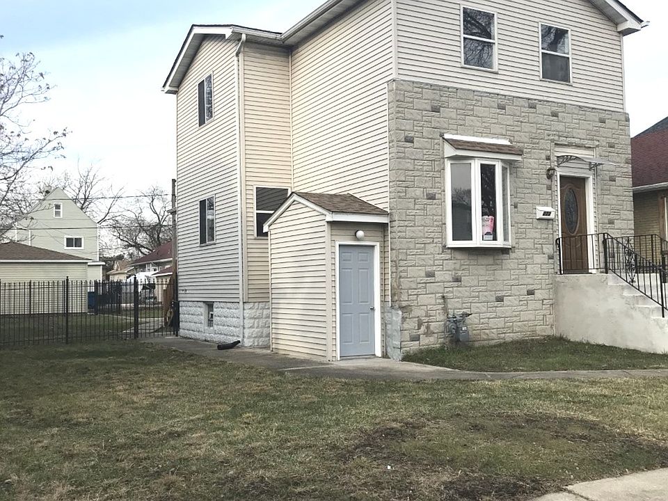 1st image of 222 S 11th Ave