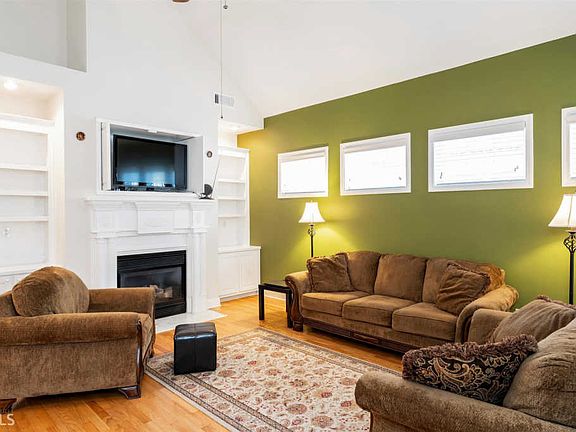 5th image of 952 Town Square Ct