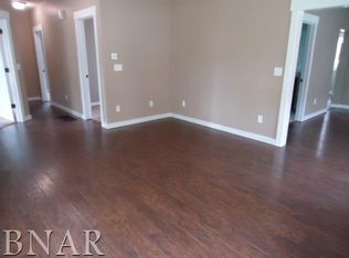 212 W 3rd St, Gridley, IL 61744