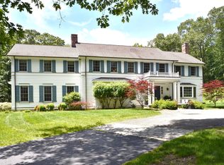 51 Squires Ln, New Canaan, CT 06840