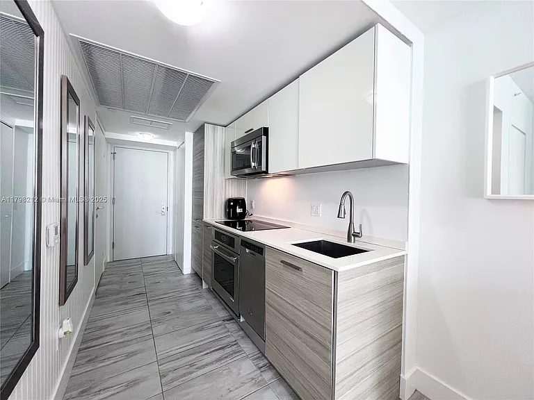 1300 Brickell Bay Dr #U1813 — Photo 19