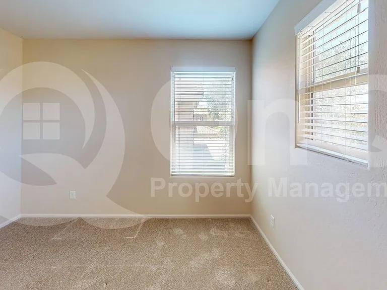 10821 W Elm St — Photo 13