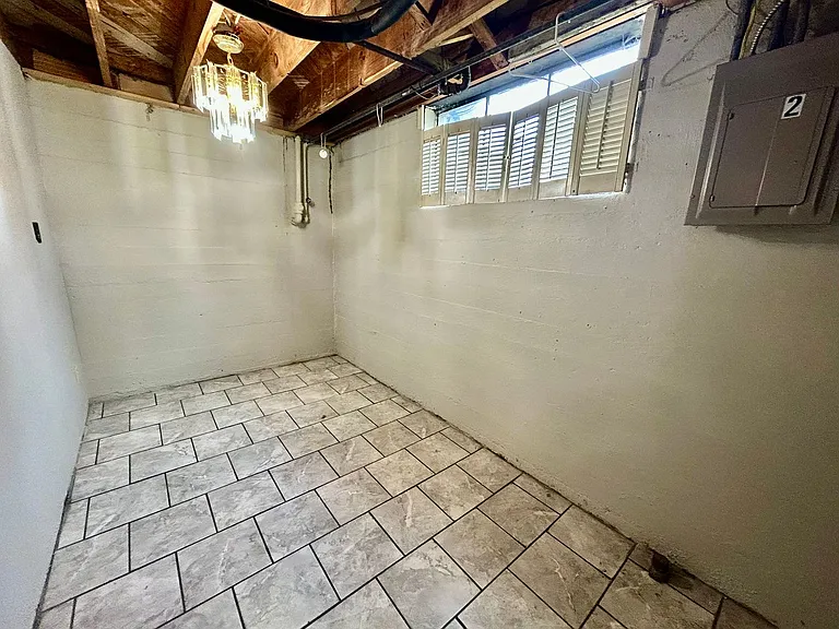 325 S 3rd St #B — Photo 6