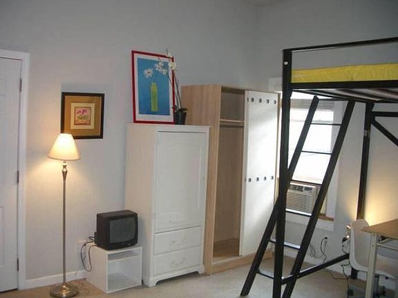 2nd image of 126 E San Salvador St