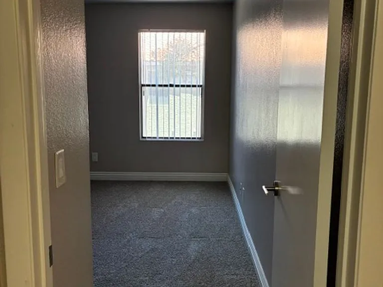 Mandalay Bay Apartments — Photo 49