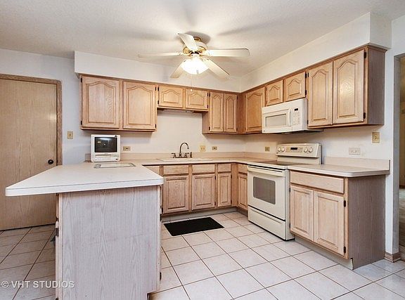 3rd image of 5050 190th St