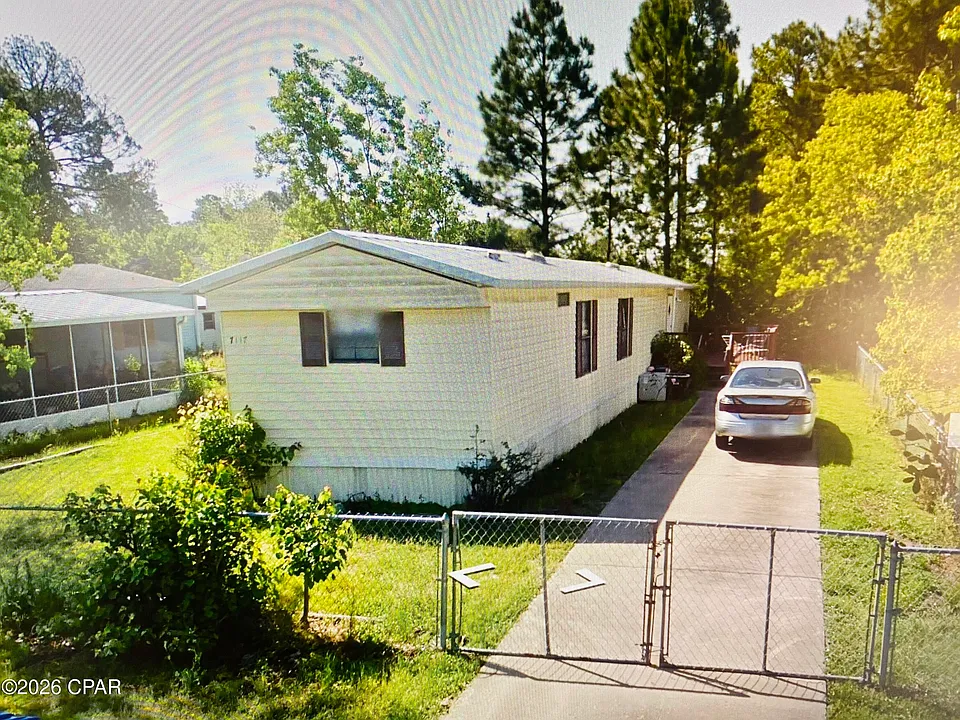 7117 Beachwood Blvd