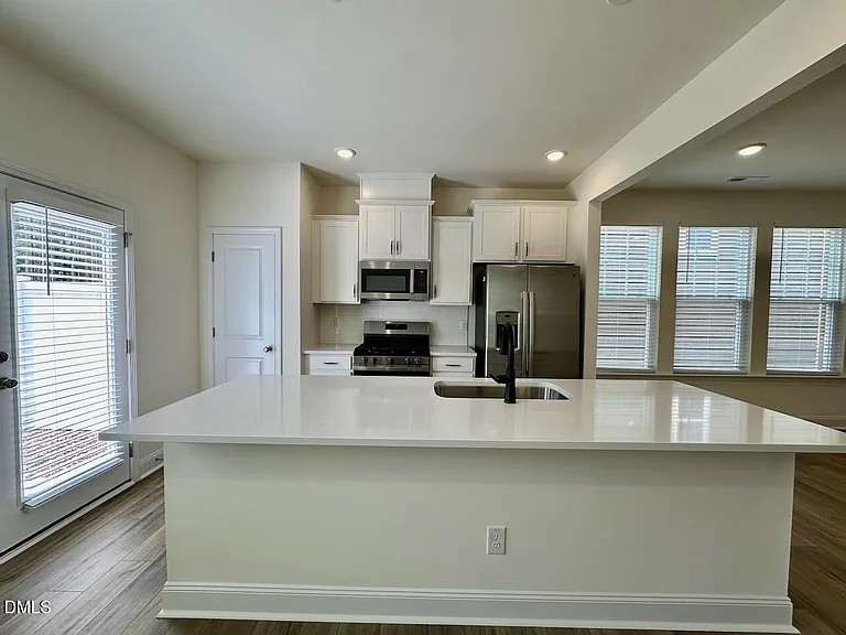 955 Kensley Grove Ln — Photo 9